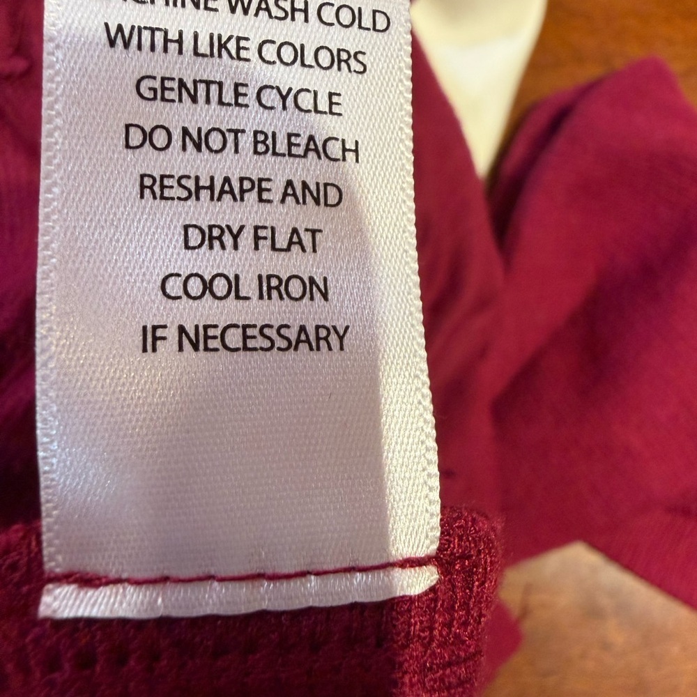BEAUTIFUL CRANBERRY XL WESTBOUND TOP W POCKETS - Picture 7 of 7